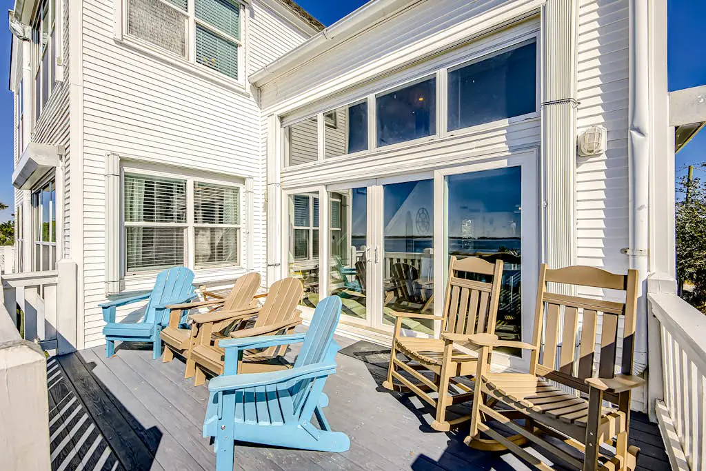 Dolphin Watch - A Side