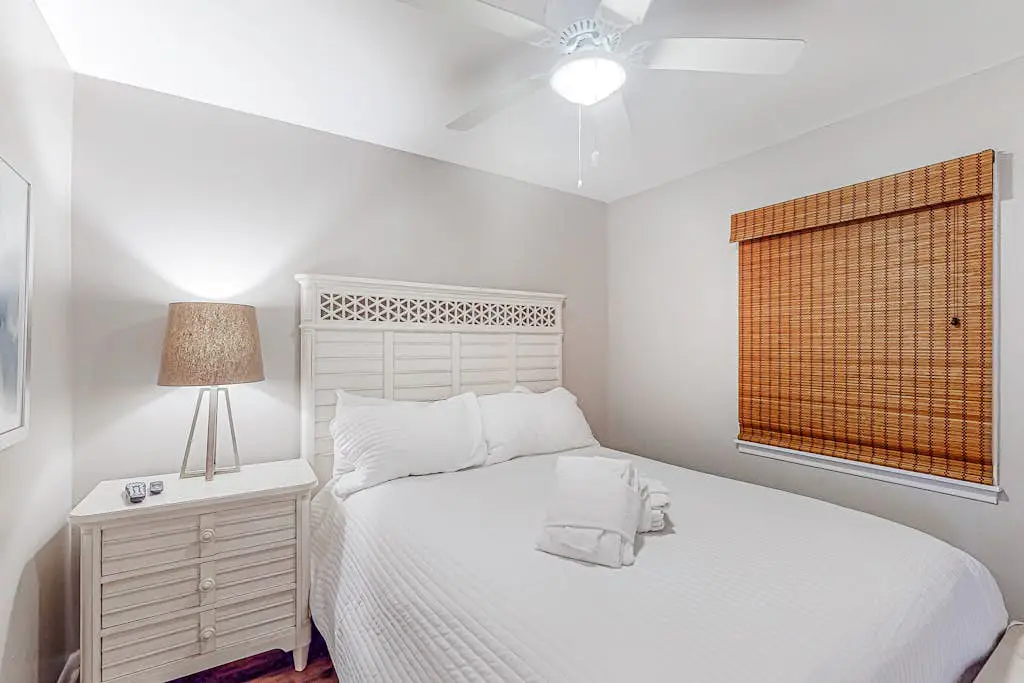 Condo with Coligny Beach views, outdoor pool, beach access, balcony, W/D, & AC