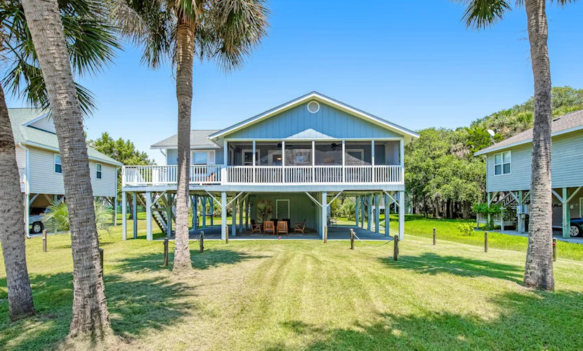 Dreamy Coastal Oasis W/ Large Deck, Fast WiFi, Beach Access Nearby & Central AC