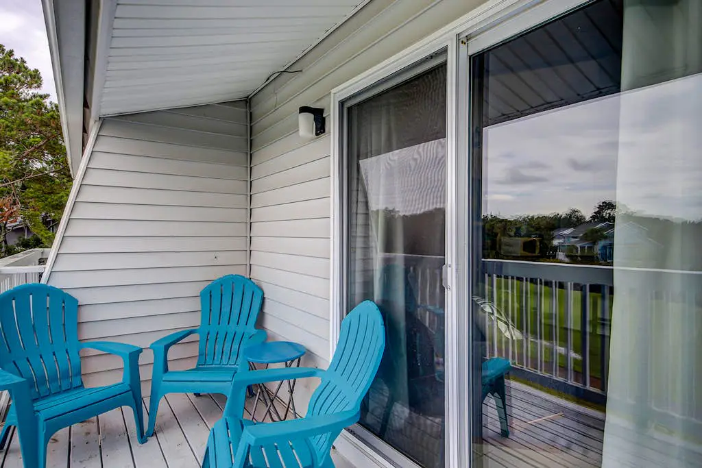 Top-floor villa with fairway views - central AC, private W/D, WiFi - Dogs OK