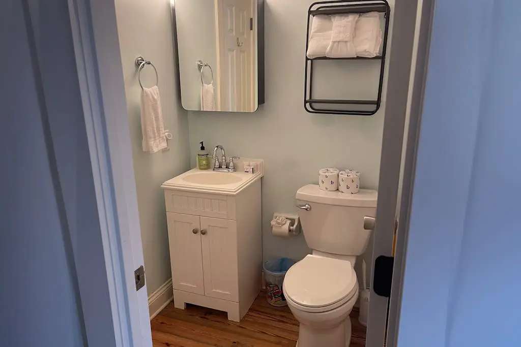 First-floor, dog-friendly condo in golf course setting with back deck & W/D