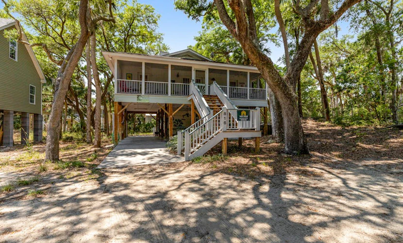 Spacious Tropical Home w/ Patio, Free WiFi & Screened-In Porch