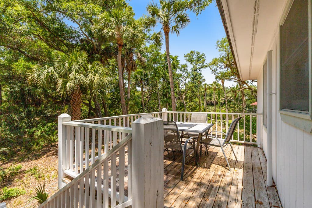 Spacious Tropical Home w/ Patio, Free WiFi & Screened-In Porch
