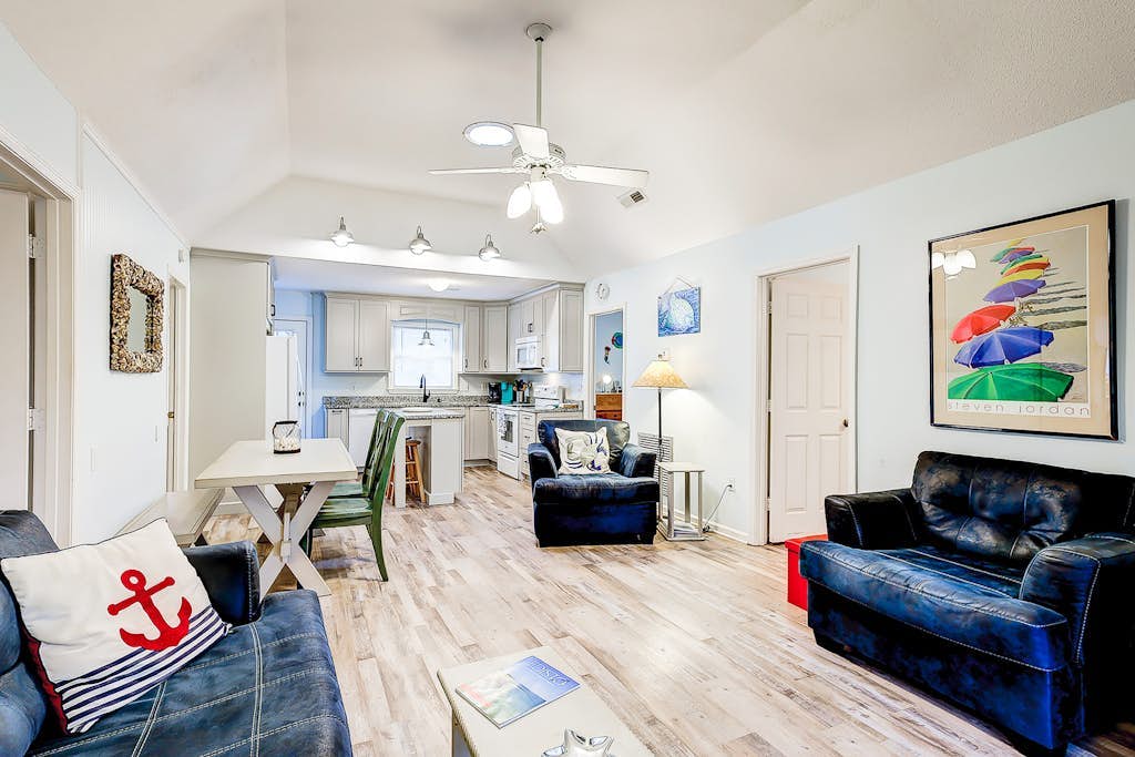 Spacious Tropical Home w/ Patio, Free WiFi & Screened-In Porch