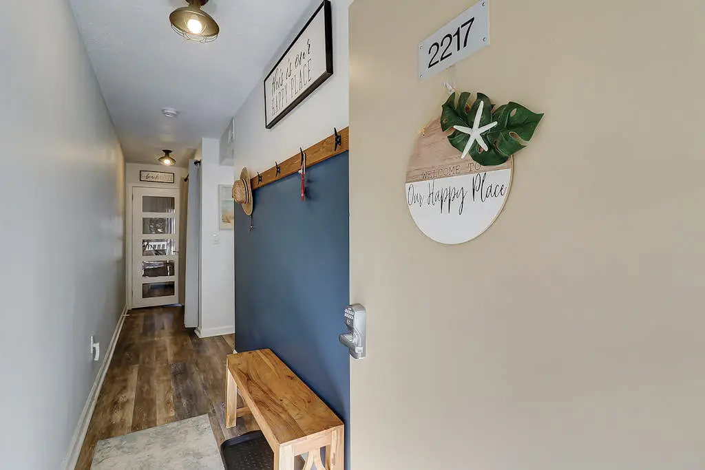 Second-floor condo in beachfront complex with pools, tennis & gym