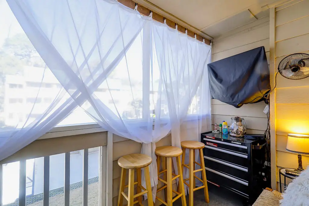 Second-floor condo in beachfront complex with pools, tennis & gym