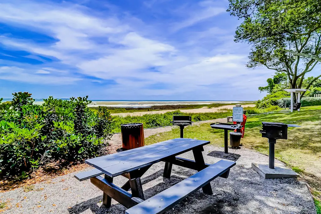 Second-floor condo in beachfront complex with pools, tennis & gym