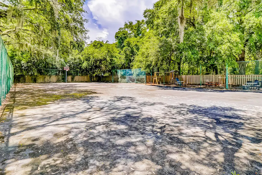 Second-floor condo in beachfront complex with pools, tennis & gym