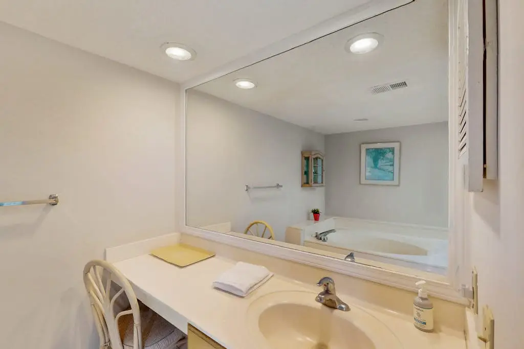 Waterfront Condo with Shared Pools, Hot Tubs, Private Balconies, and Ocean Views