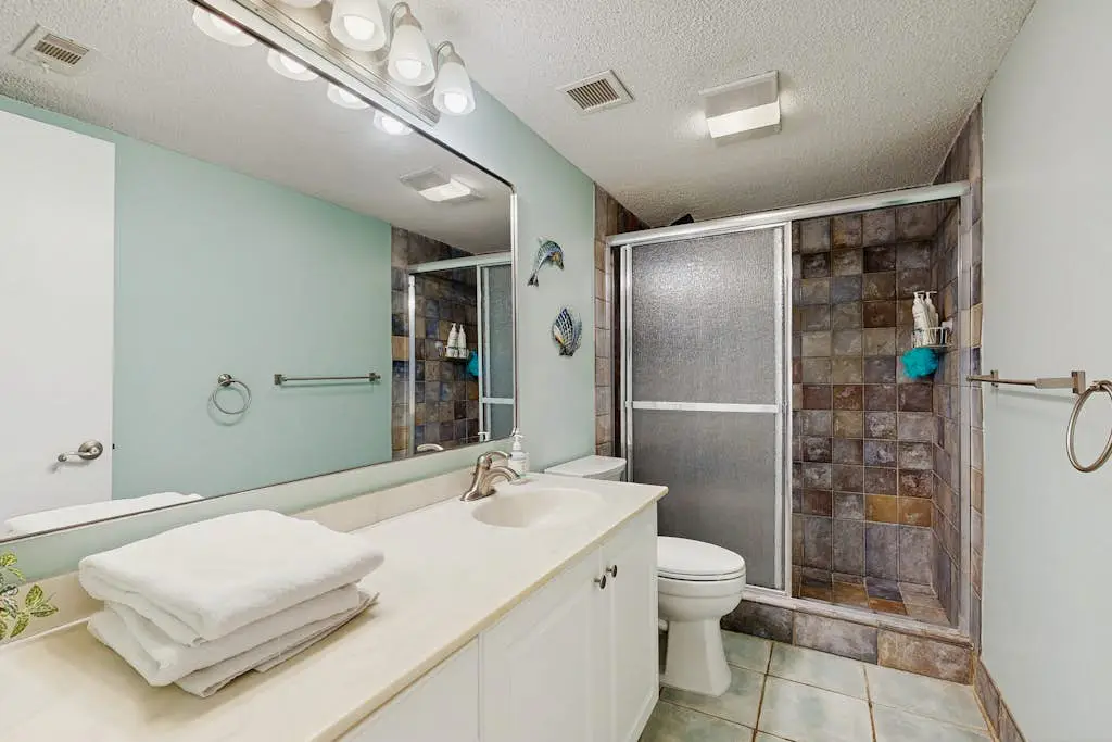 Family-Friendly Condo with Shared Pools, Hot Tub & Private Resort Beach
