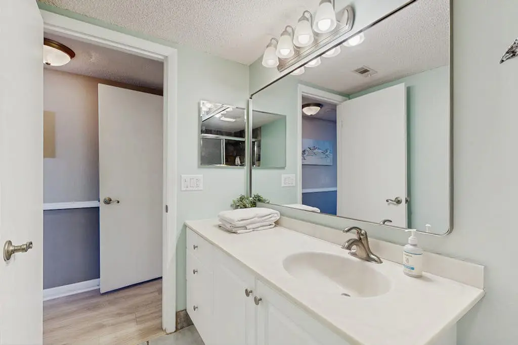 Family-Friendly Condo with Shared Pools, Hot Tub & Private Resort Beach