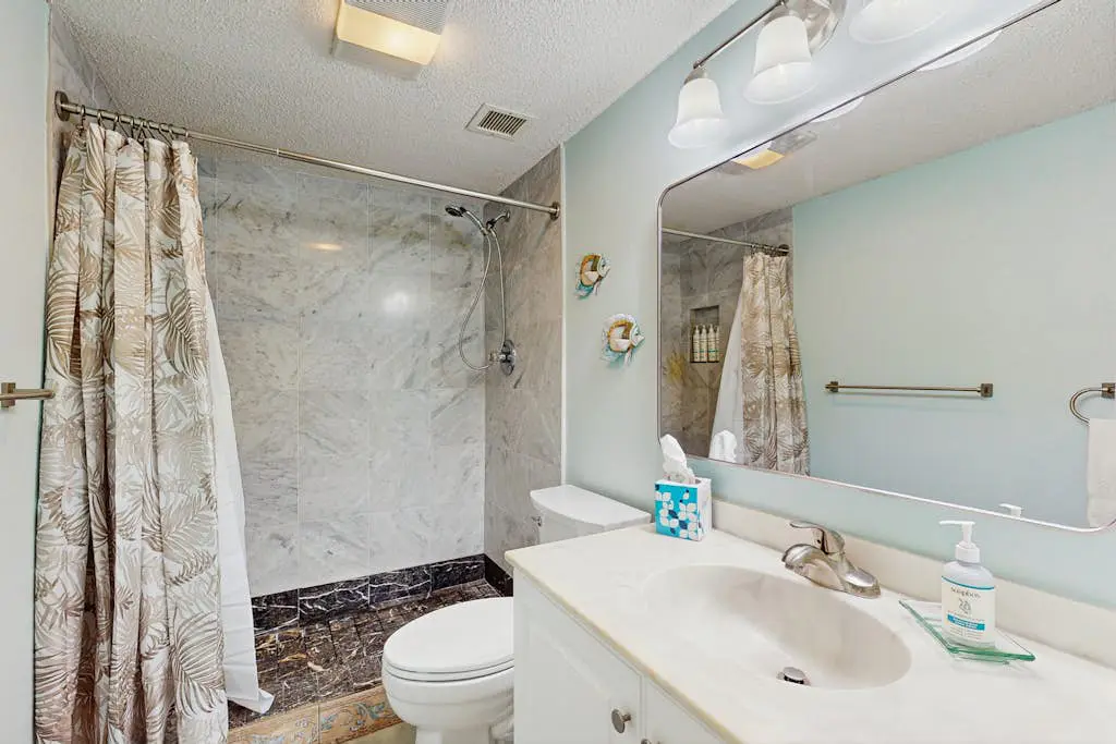 Family-Friendly Condo with Shared Pools, Hot Tub & Private Resort Beach