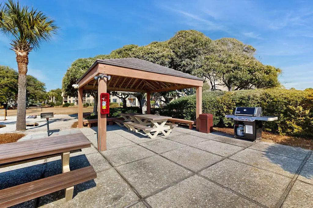 Family-Friendly Condo with Shared Pools, Hot Tub & Private Resort Beach