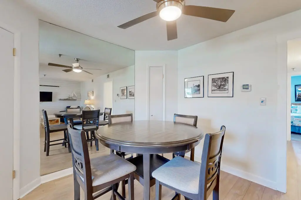 Riveting condo home with hot tub, sauna, tennis court, fitness room, & kitchen