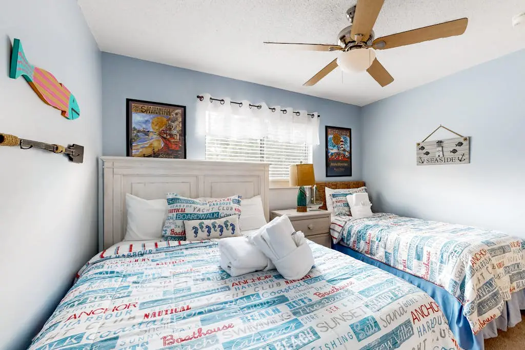 Riveting condo home with hot tub, sauna, tennis court, fitness room, & kitchen