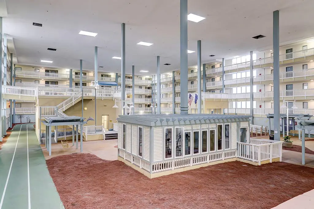 Riveting condo home with hot tub, sauna, tennis court, fitness room, & kitchen