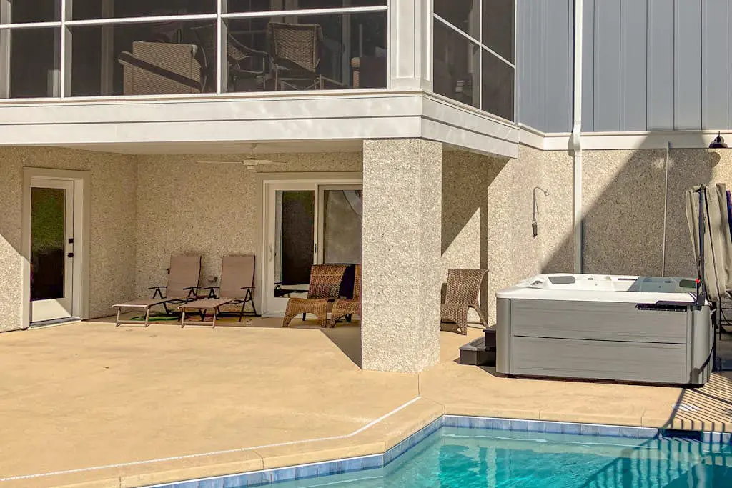 North Forest Beach home with a private pool and four primary suites