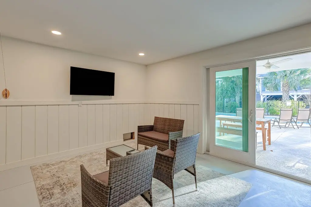 North Forest Beach home with a private pool and four primary suites