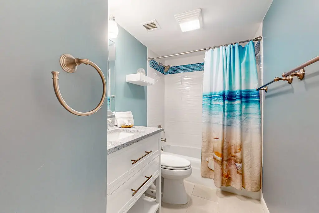 Amazing oceanfront 2BR 2BA 1st floor condo with pool, hot tub, tennis, fitness area, & WD