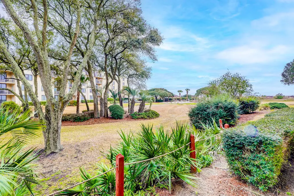 Amazing oceanfront 2BR 2BA 1st floor condo with pool, hot tub, tennis, fitness area, & WD