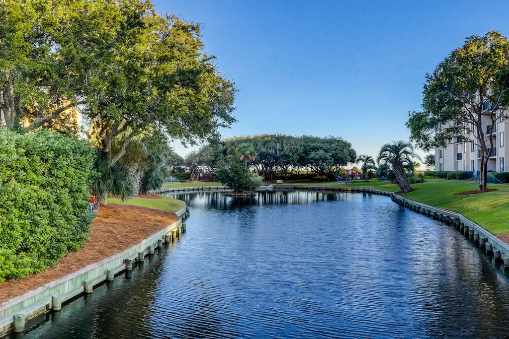 Amazing oceanfront 2BR 2BA 1st floor condo with pool, hot tub, tennis, fitness area, & WD
