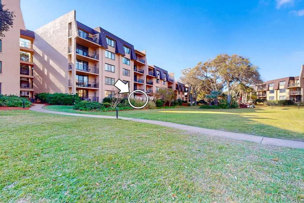 Amazing oceanfront 2BR 2BA 1st floor condo with pool, hot tub, tennis, fitness area, & WD
