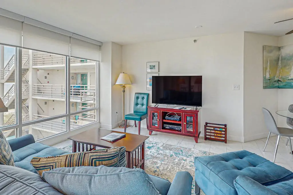 Oceanfront Villa with Shared Pools, Hot tub, and Beach Access