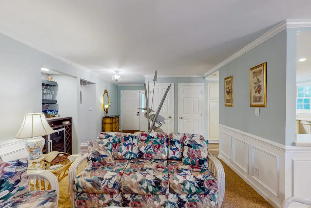 Dog-friendly villa with pool, tennis, pickleball, on-site golf, deck, & W/D