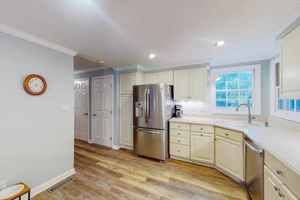 Dog-friendly villa with pool, tennis, pickleball, on-site golf, deck, & W/D