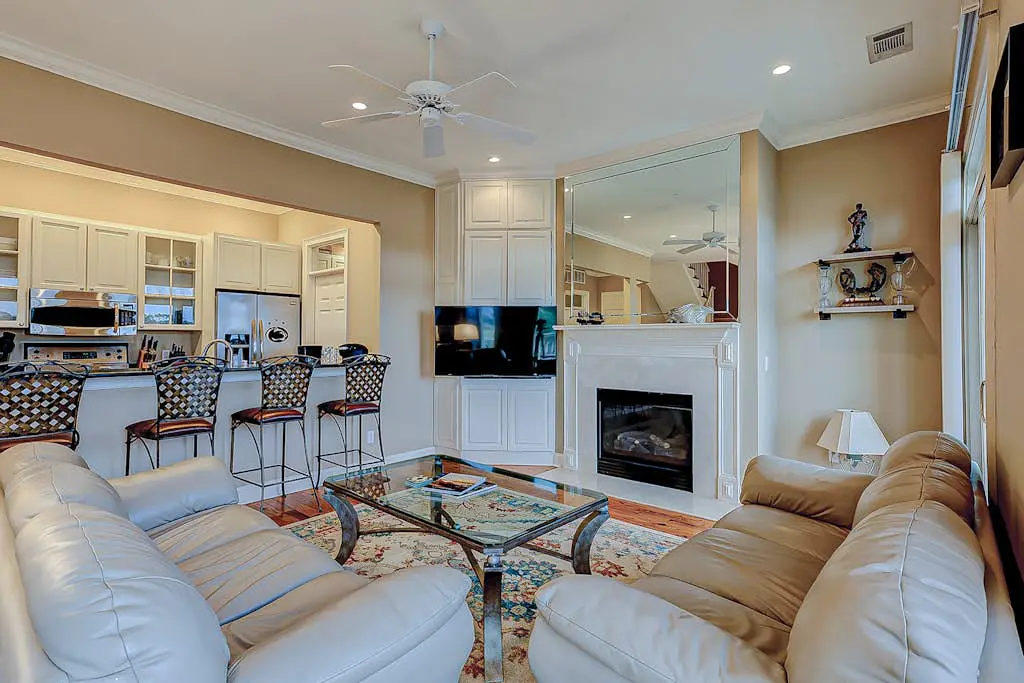 Beachfront beauty with pool access - fireplaces, jetted tub, balconies, & W/D