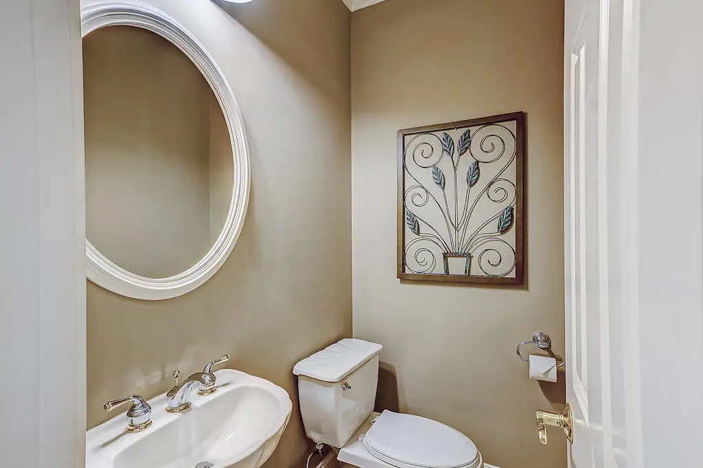 Beachfront beauty with pool access - fireplaces, jetted tub, balconies, & W/D
