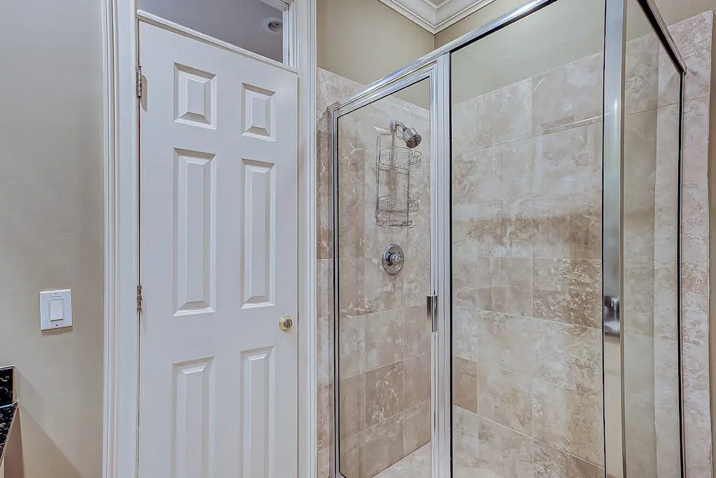 Beachfront beauty with pool access - fireplaces, jetted tub, balconies, & W/D