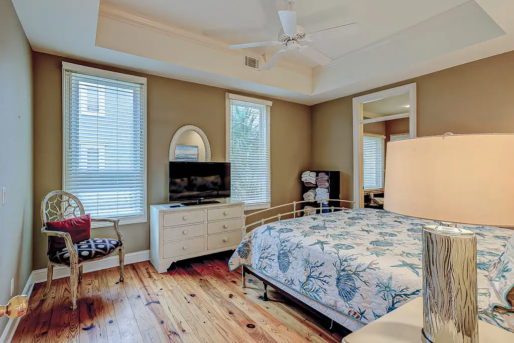 Beachfront beauty with pool access - fireplaces, jetted tub, balconies, & W/D
