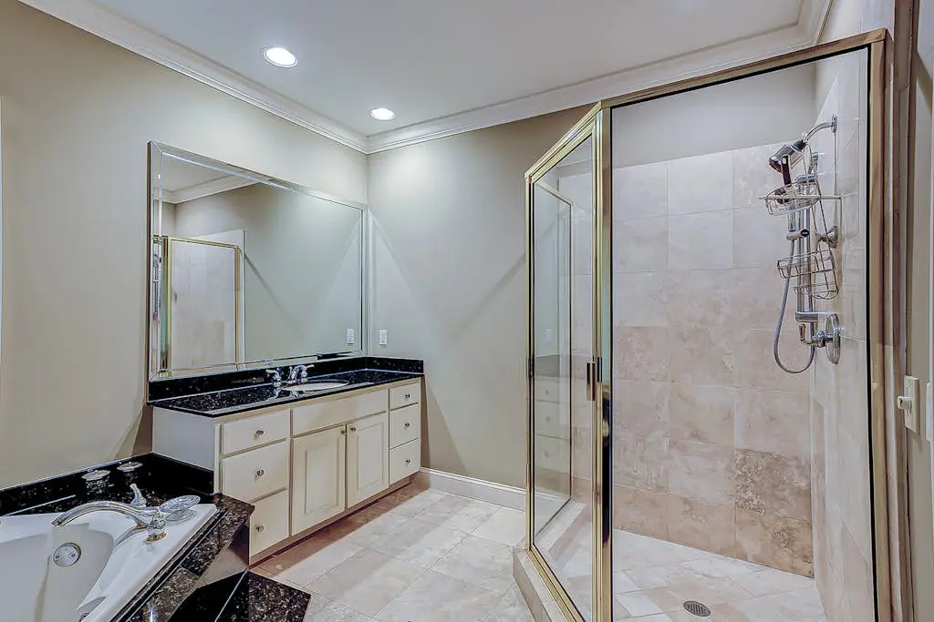 Beachfront beauty with pool access - fireplaces, jetted tub, balconies, & W/D