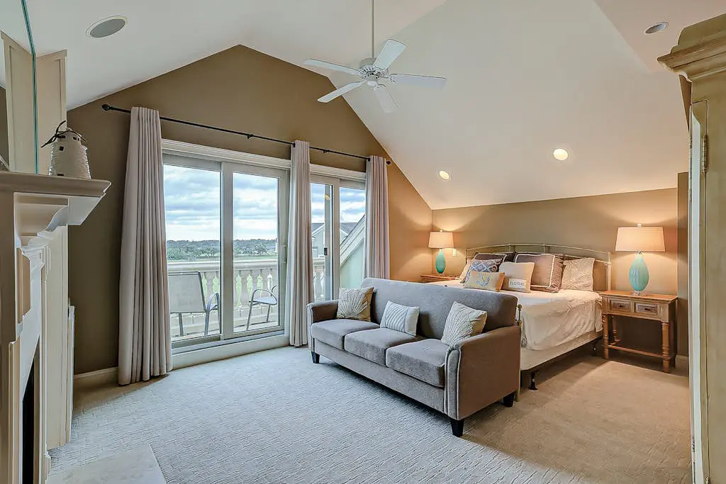 Beachfront beauty with pool access - fireplaces, jetted tub, balconies, & W/D