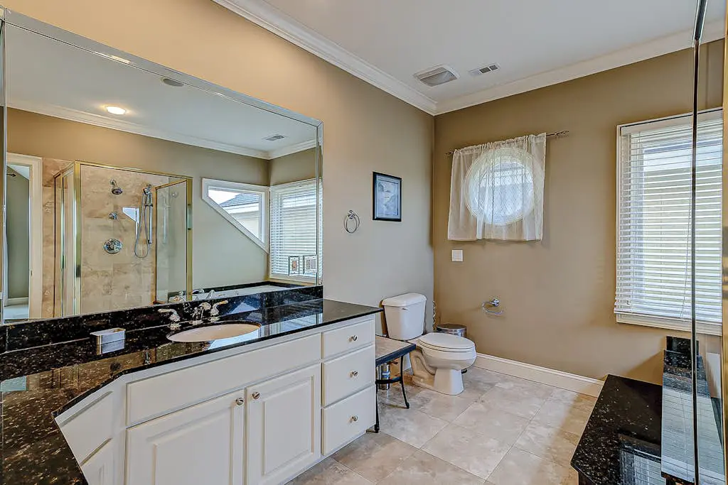 Beachfront beauty with pool access - fireplaces, jetted tub, balconies, & W/D