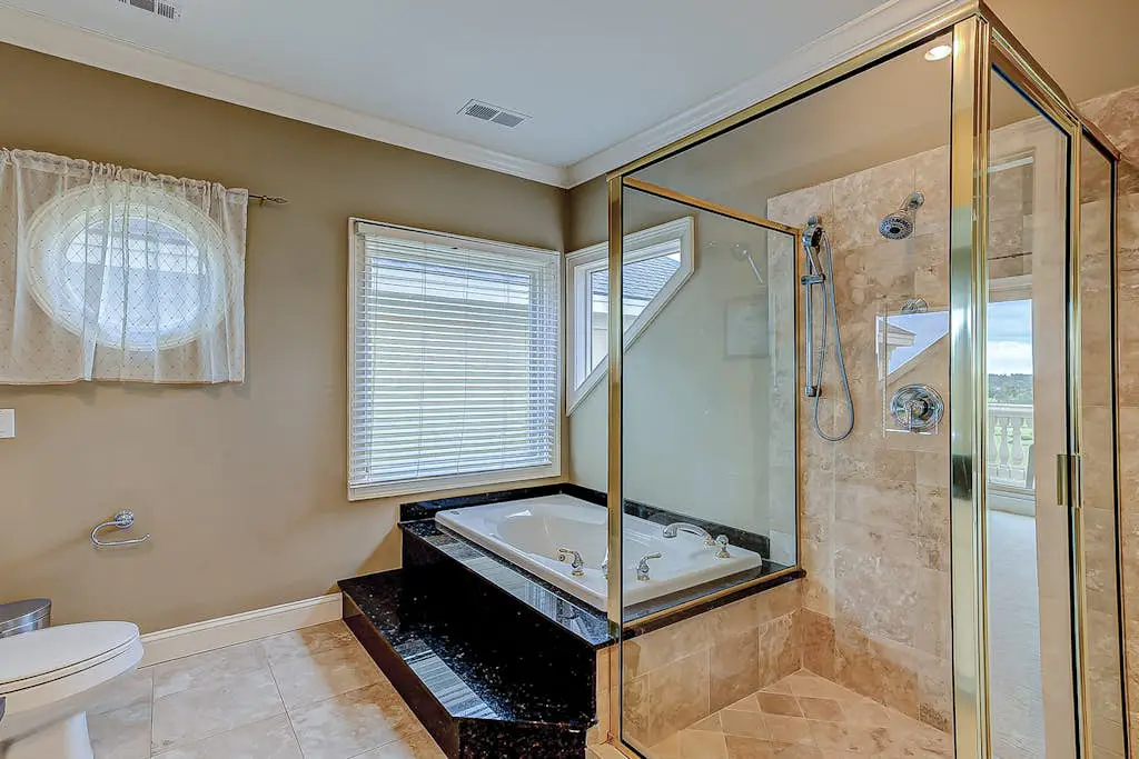 Beachfront beauty with pool access - fireplaces, jetted tub, balconies, & W/D