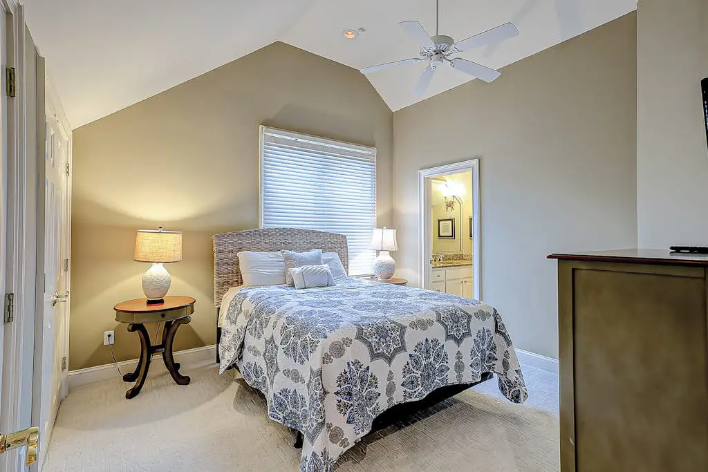 Beachfront beauty with pool access - fireplaces, jetted tub, balconies, & W/D