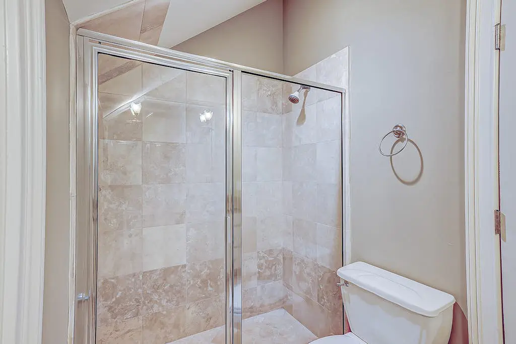 Beachfront beauty with pool access - fireplaces, jetted tub, balconies, & W/D