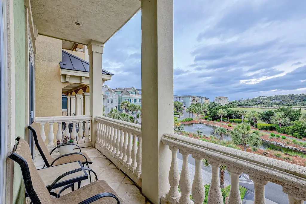 Beachfront beauty with pool access - fireplaces, jetted tub, balconies, & W/D