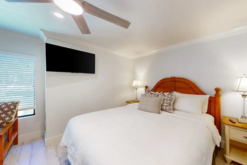Beachwalk 141 | Condo near the beach with lagoon & golf views, pool, golf, W/D