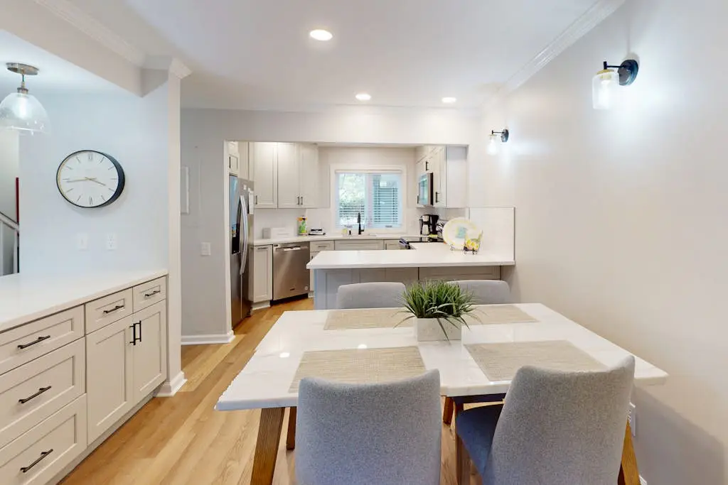 Golf course-view condo with on-site pool, tennis, & private patio