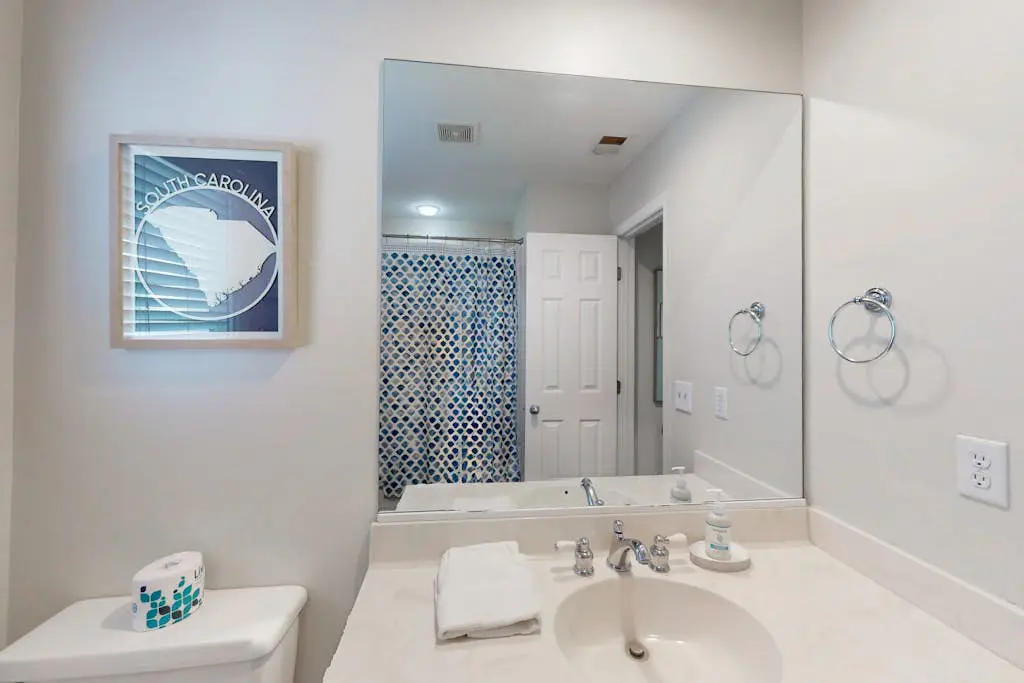 Golf course-view condo with on-site pool, tennis, & private patio