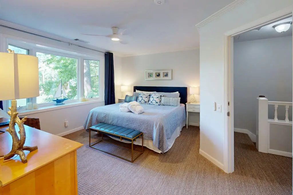 Golf course-view condo with on-site pool, tennis, & private patio