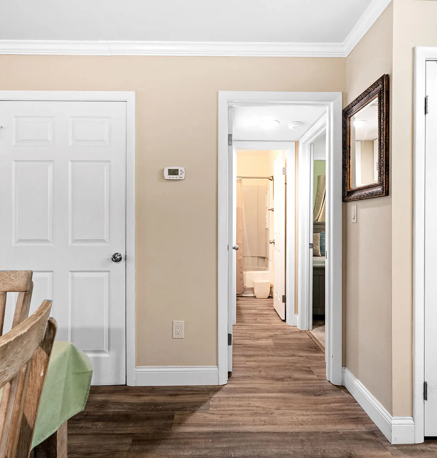 Coastal condo with balcony, washer/dryer, heated pool, hot tub, & tennis courts