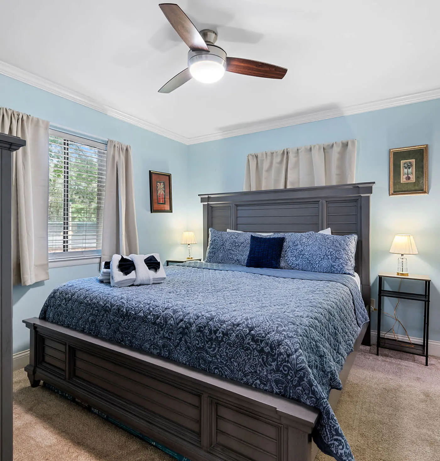 Coastal condo with balcony, washer/dryer, heated pool, hot tub, & tennis courts