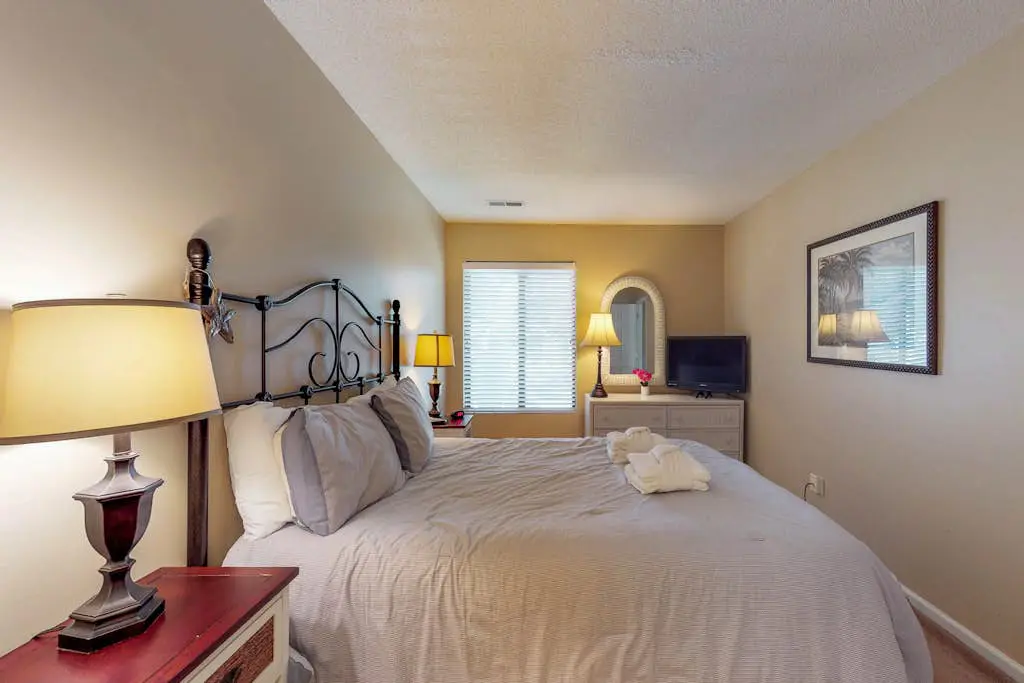 Dog-Friendly Townhouse with Shared Pool, Easy Beach Access, and Golf