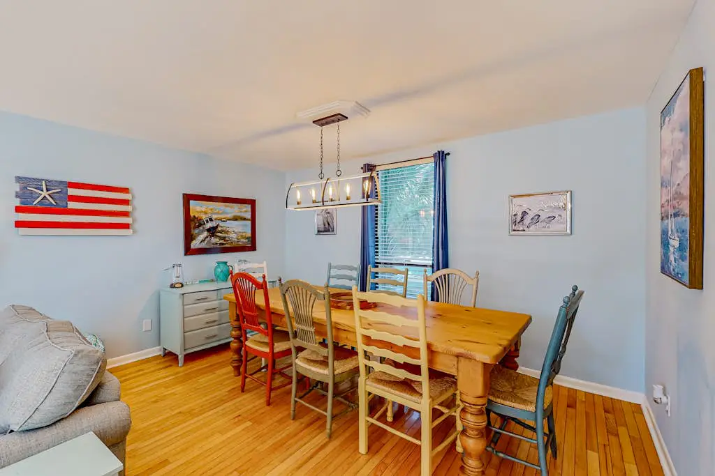 Beach access condo with deck, pool, washer/dryer, and AC - snowbird-friendly