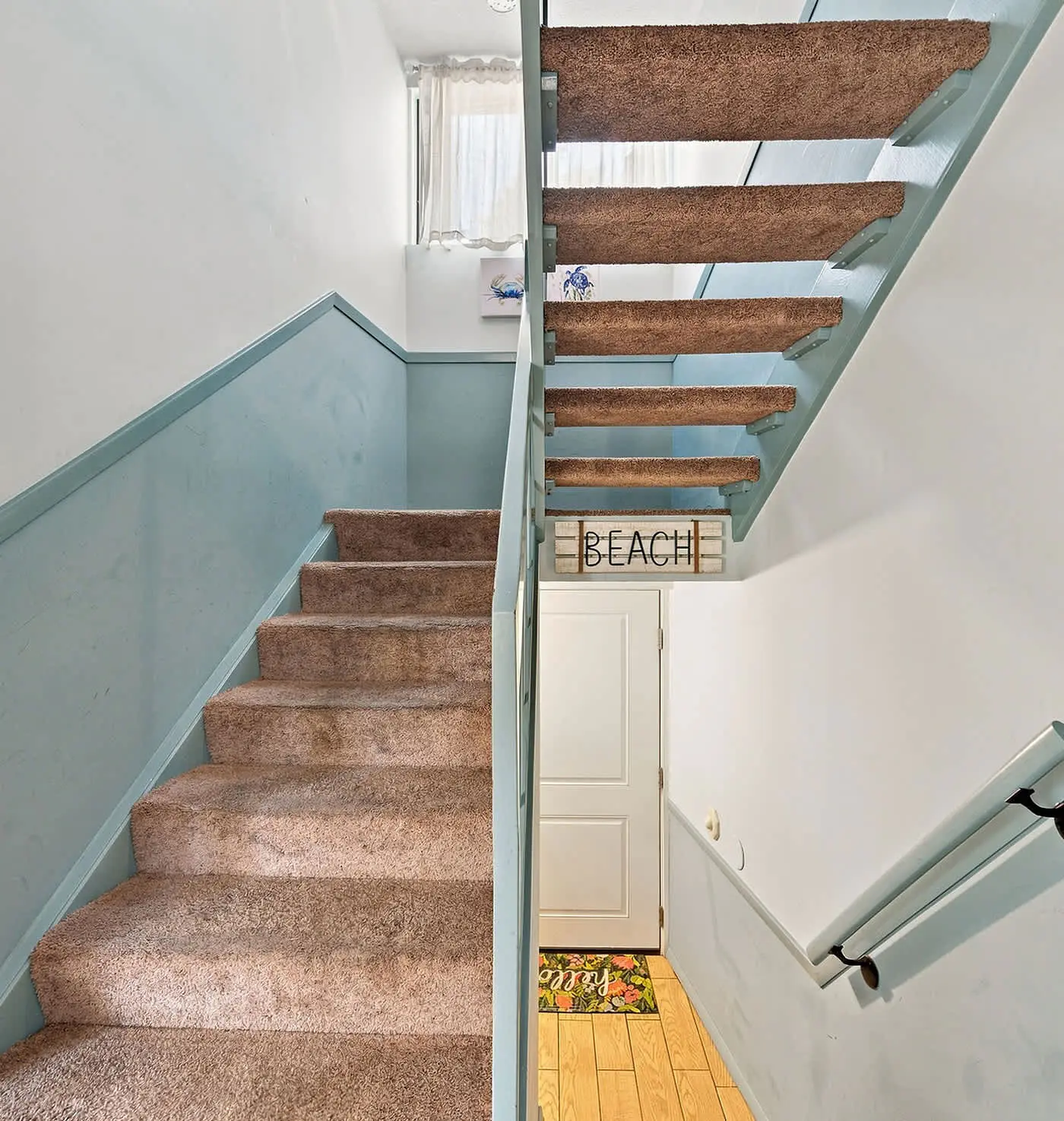 Beach access condo with deck, pool, washer dryer, and AC - snowbird-friendly