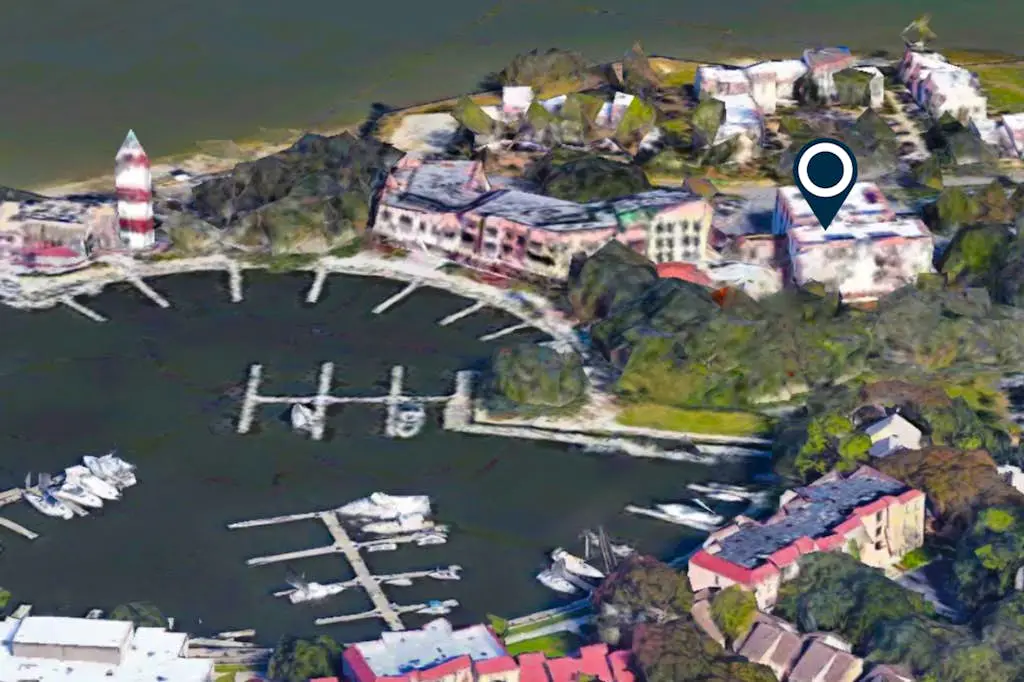 Dog-friendly coastal condo - water views, balcony, W/D, & AC